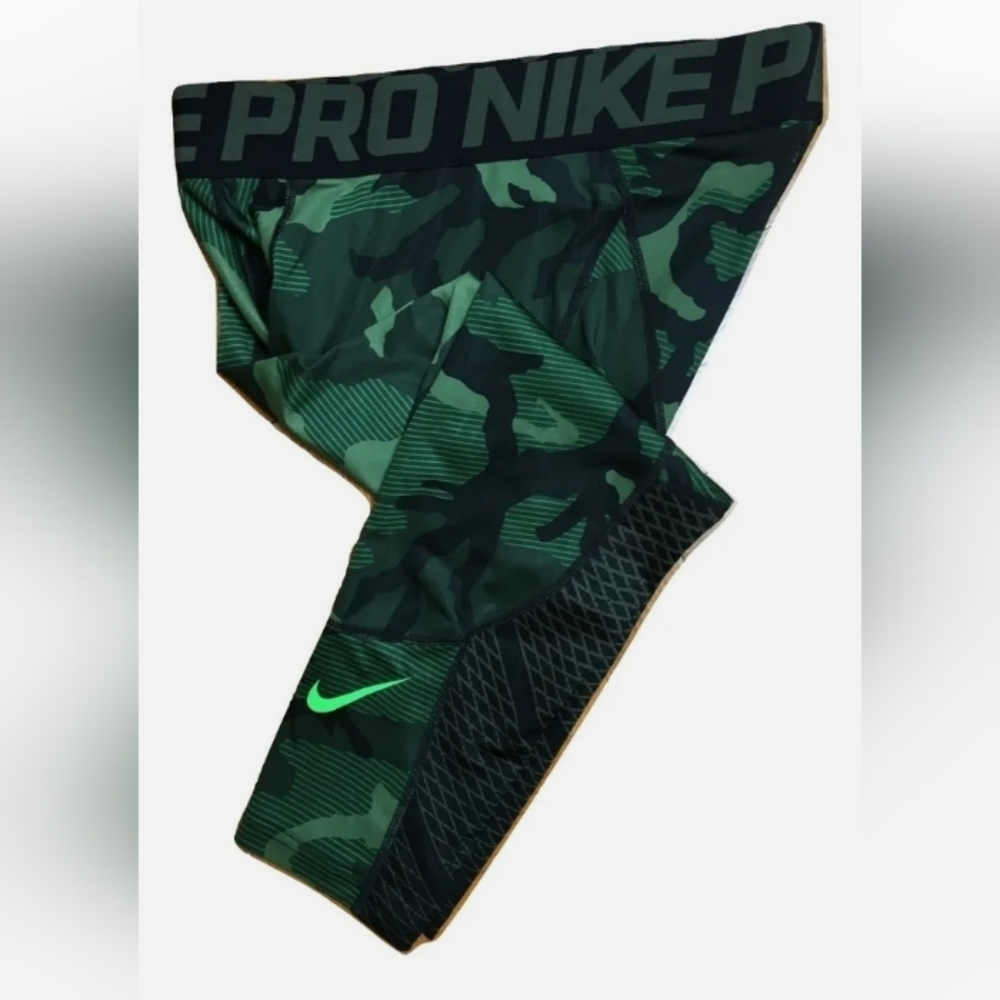 NIKE PRO Combat Mens sz M Compression Training Spandex Tights woodland Camo pant
